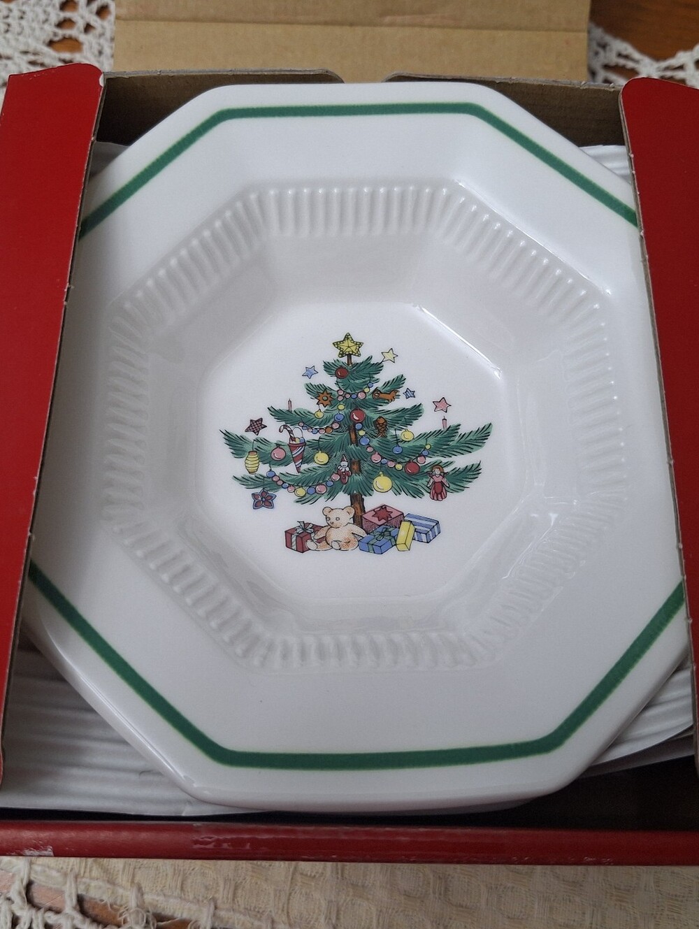 NIB Nikko Christmastime Set Of 4 Fruit Bowls. Christmas Tree. No combo ship - Picture 2 of 6